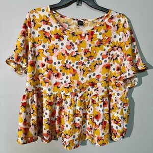 SHEIN Floral Ruffle Sleeve Peplum Top